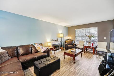 27 Lena Court Berkeley NJ 08721