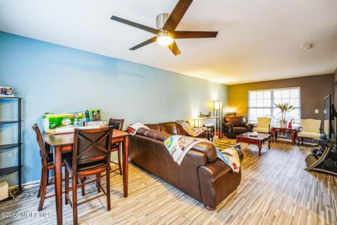 27 Lena Court Berkeley NJ 08721