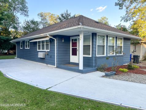 16 Catskill Court Toms River NJ 08753