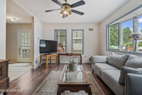 282 Parkview Terrace Lincroft NJ 07738