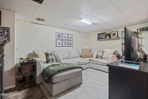 282 Parkview Terrace Lincroft NJ 07738