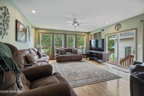 282 Parkview Terrace Lincroft NJ 07738