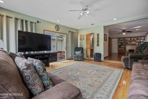 282 Parkview Terrace Lincroft NJ 07738