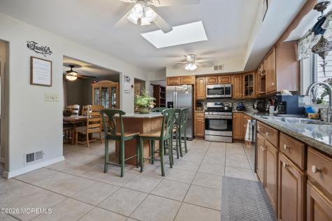 282 Parkview Terrace Lincroft NJ 07738