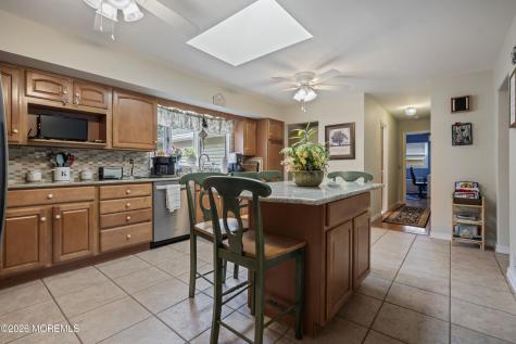 282 Parkview Terrace Lincroft NJ 07738
