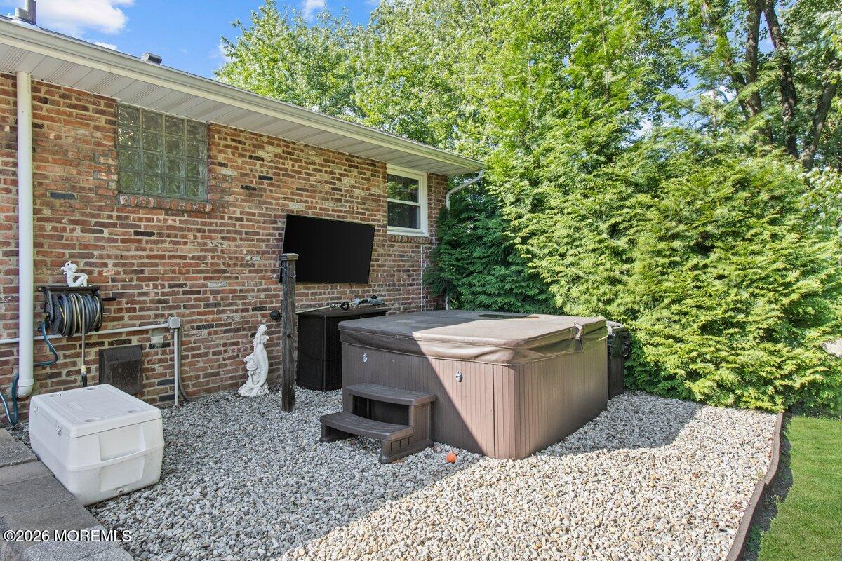 687 Hopping Road Belford NJ 07718