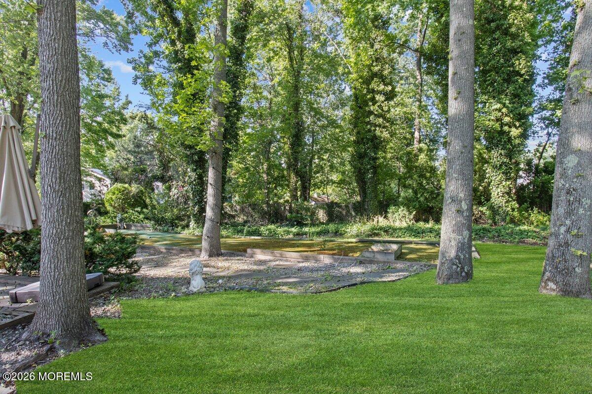 687 Hopping Road Belford NJ 07718