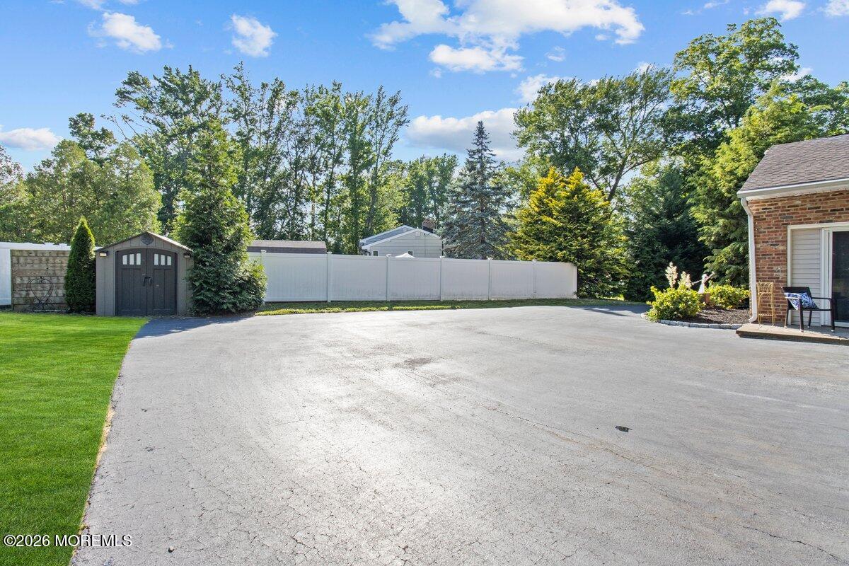 687 Hopping Road Belford NJ 07718