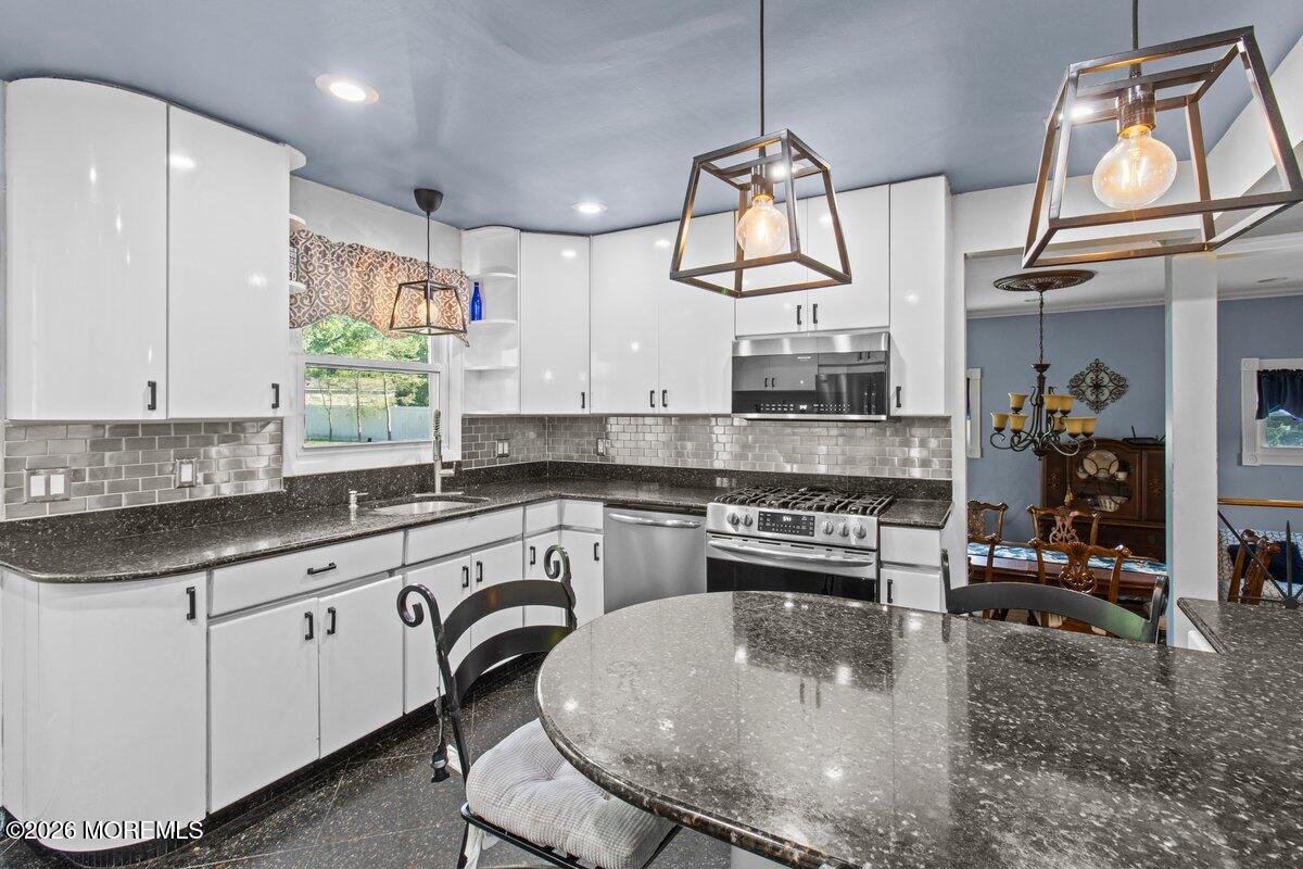 687 Hopping Road Belford NJ 07718