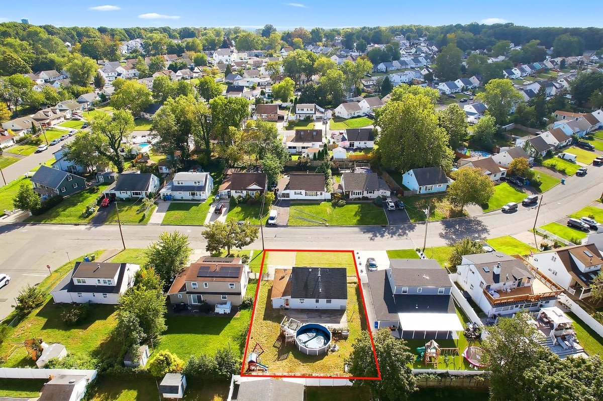 11 Kendall Drive Parlin NJ 08859