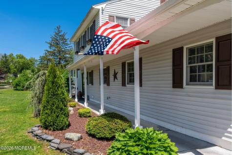 31 Bayberry Lane Middletown NJ 07748