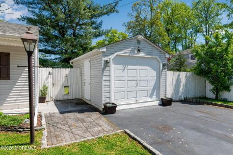 31 Bayberry Lane Middletown NJ 07748