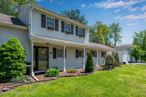 31 Bayberry Lane Middletown NJ 07748