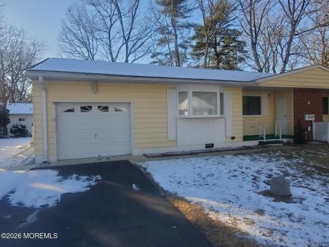 4 Wyoming Avenue Whiting NJ 08759