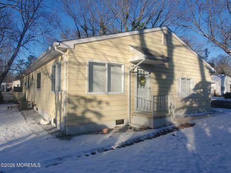 4 Wyoming Avenue Whiting NJ 08759