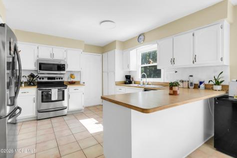 9 New Monmouth Road Middletown NJ 07748