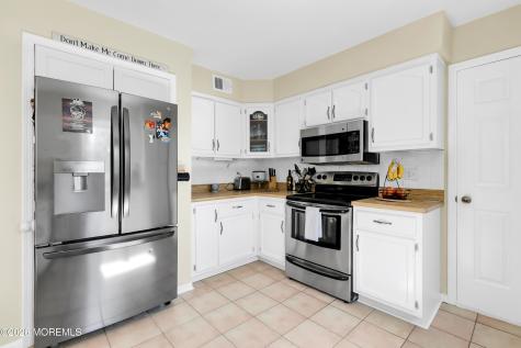 9 New Monmouth Road Middletown NJ 07748