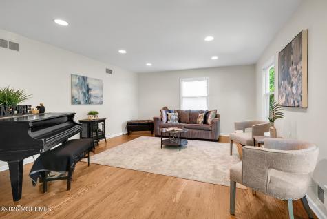 9 New Monmouth Road Middletown NJ 07748