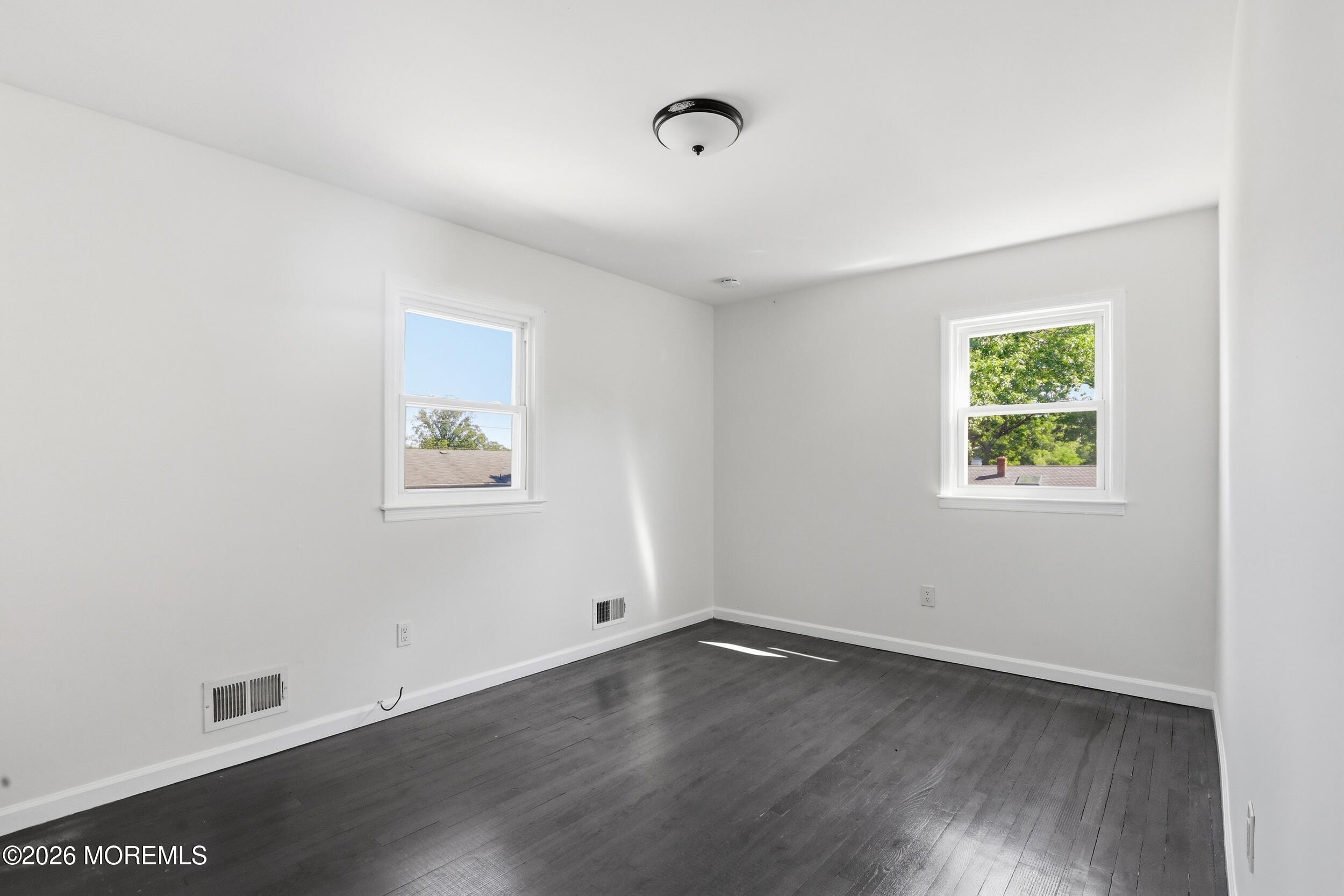 816 Berkeley Avenue Beachwood NJ 08722