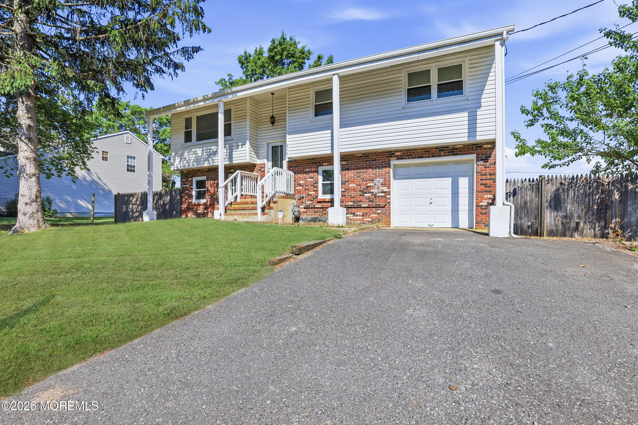 816 Berkeley Avenue Beachwood NJ 08722