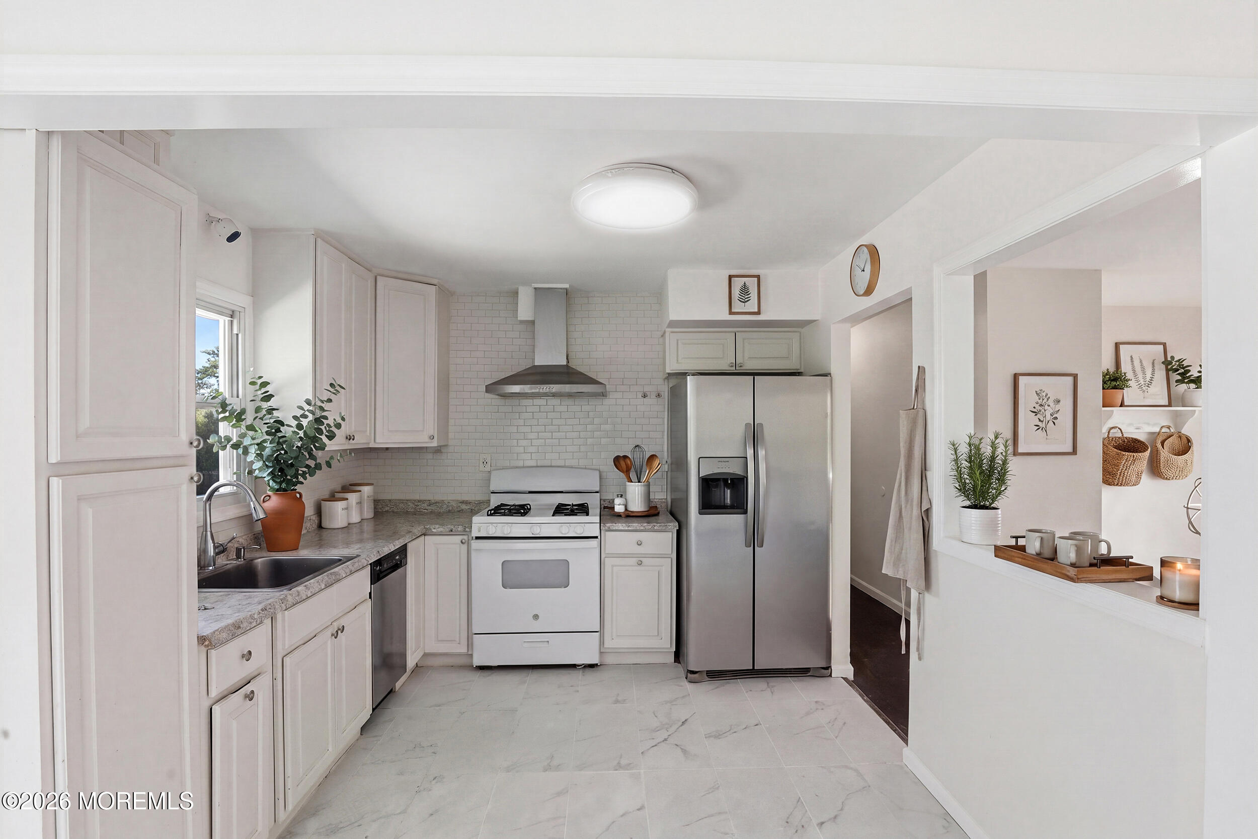 816 Berkeley Avenue Beachwood NJ 08722