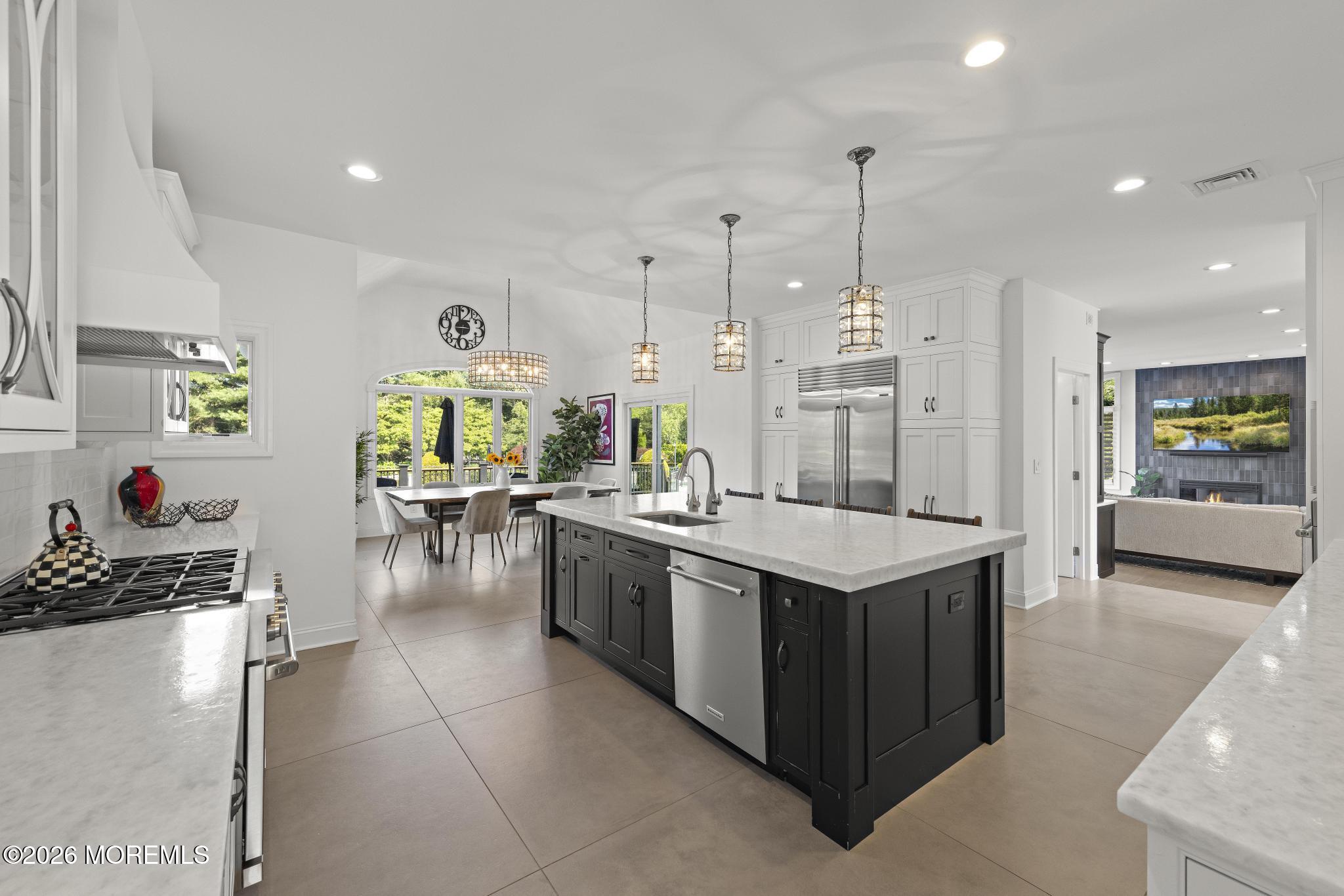 2 Victorian Hill Manalapan NJ 07726