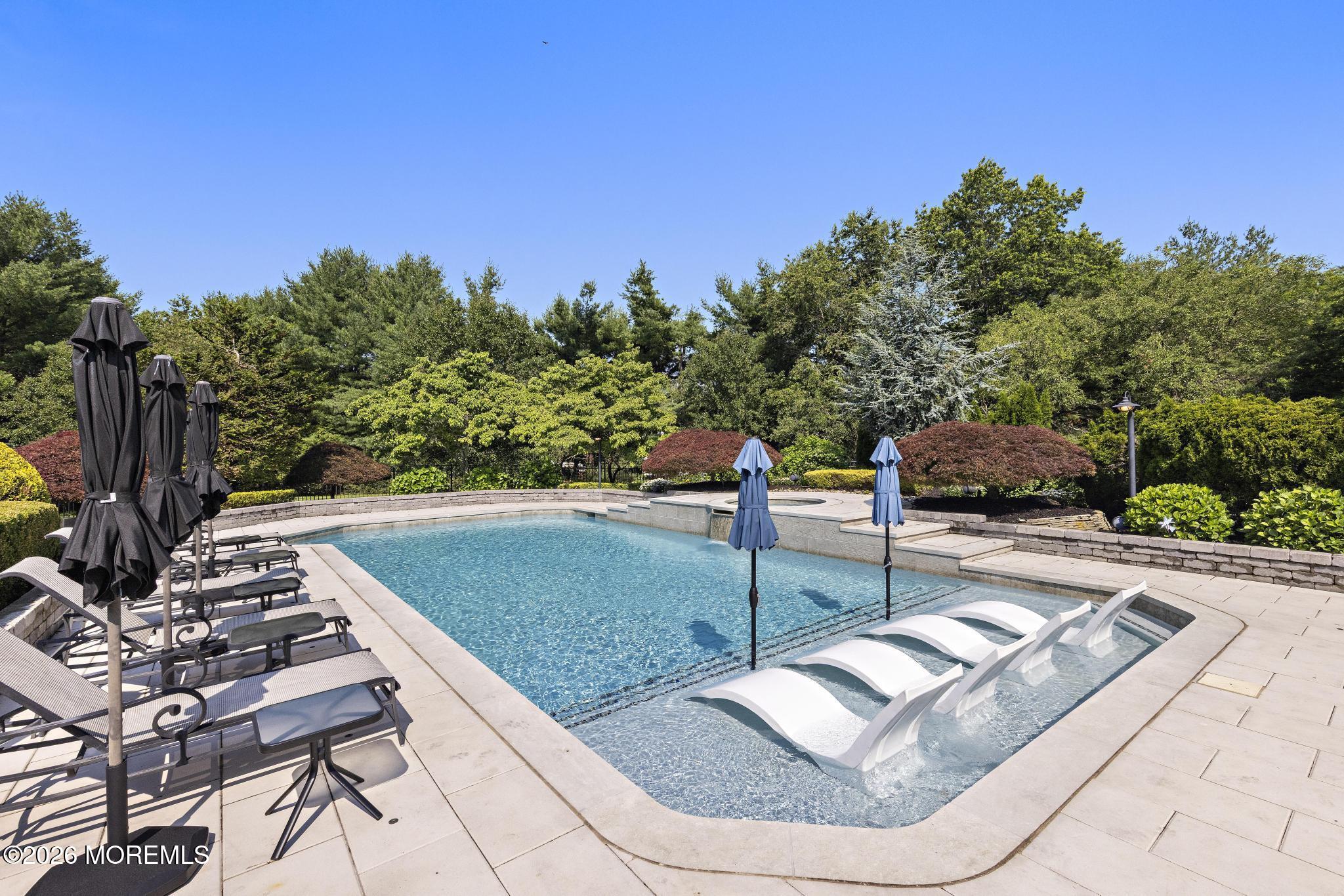 2 Victorian Hill Manalapan NJ 07726