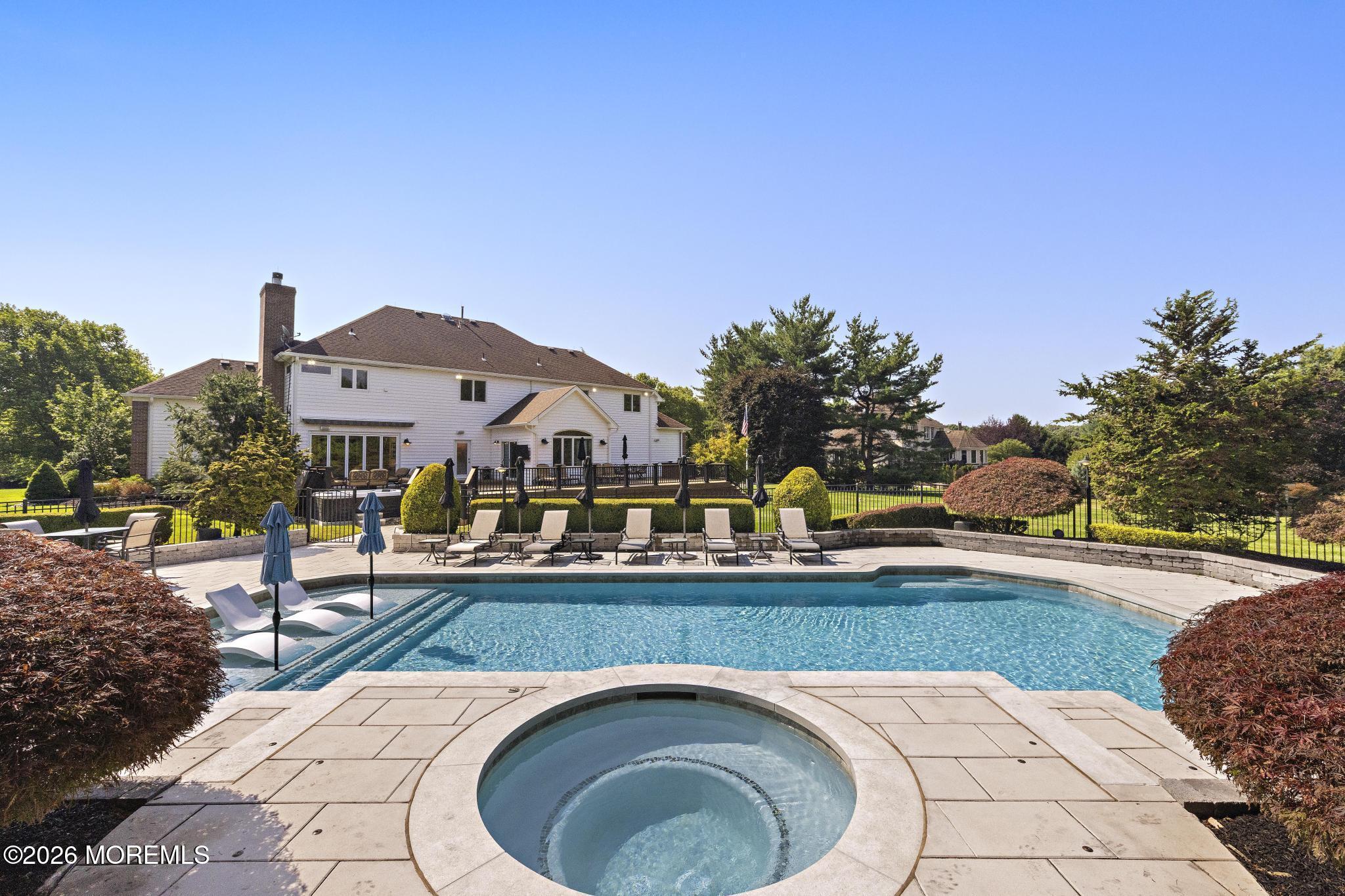 2 Victorian Hill Manalapan NJ 07726
