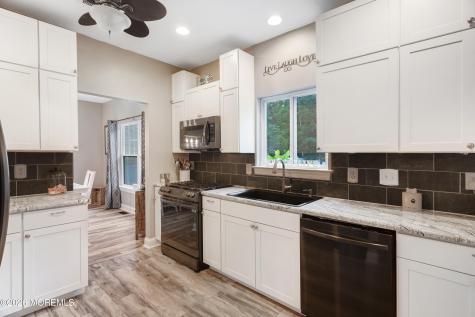 8 Edwards Court Little Egg Harbor NJ 08087