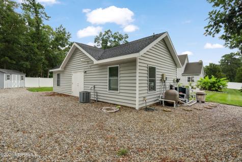 8 Edwards Court Little Egg Harbor NJ 08087