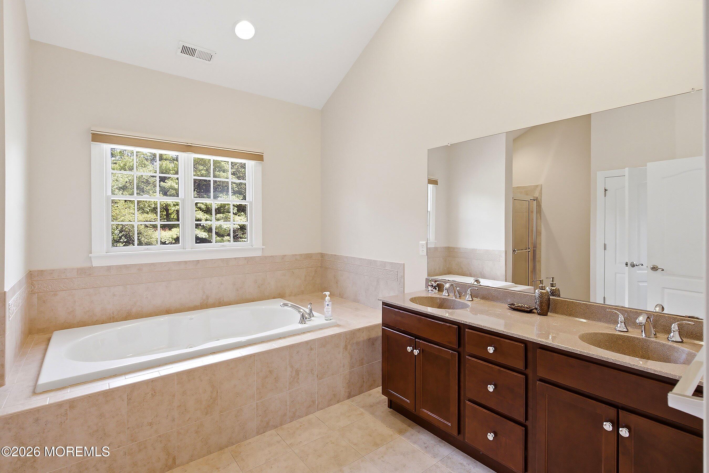 102 Hidden Pond Court Manalapan NJ 07726