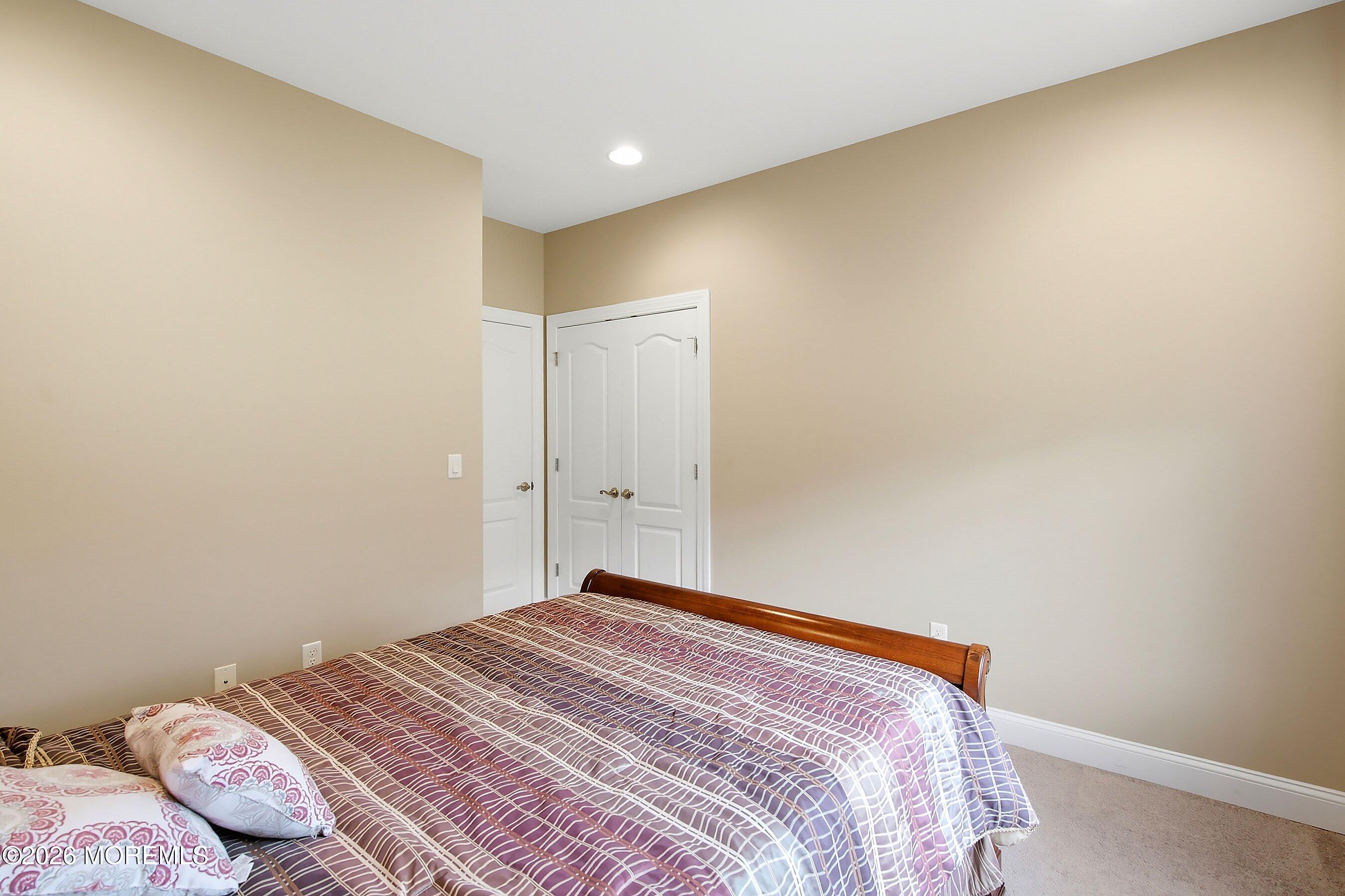 102 Hidden Pond Court Manalapan NJ 07726