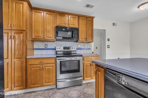 55 Elmswell Avenue Manchester NJ 08759