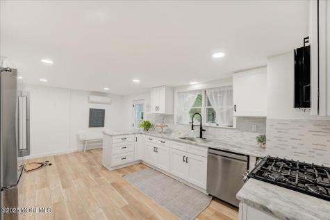 24381 W Main Street Columbus NJ 08022