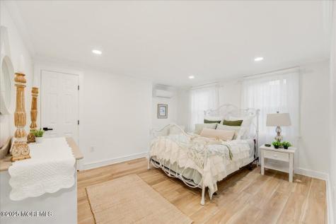24381 W Main Street Columbus NJ 08022