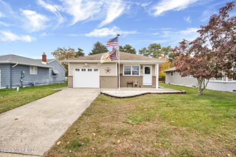 438 Jamaica Boulevard Toms River NJ 08757