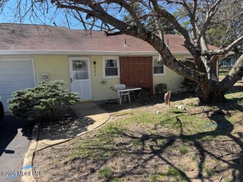 522A Thornbury Court Lakewood NJ 08701