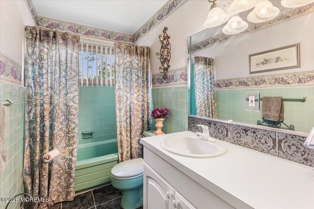 802 Stamford Drive Neptune Township NJ 07753