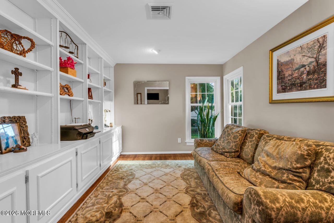 7 Heather Lane Middletown NJ 07748