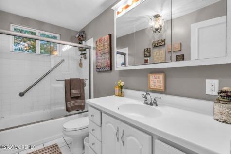 7 Heather Lane Middletown NJ 07748