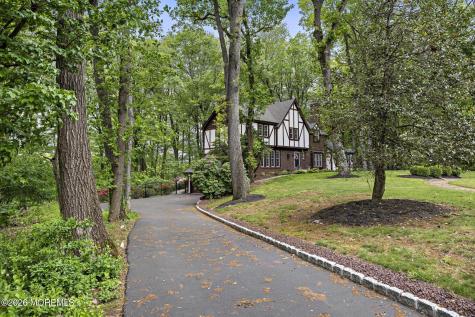 18 Lefferts Court Middletown NJ 07748
