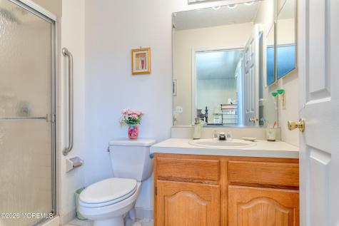 95 Farnworth Close Freehold NJ 07728