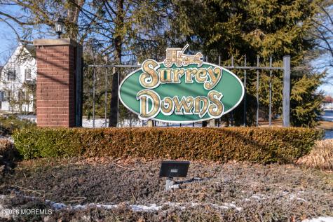 95 Farnworth Close Freehold NJ 07728
