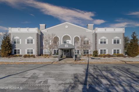 95 Farnworth Close Freehold NJ 07728