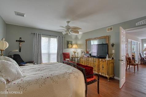 707 Wooton Court Manchester NJ 08759
