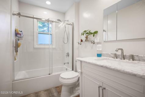 15 Kings Road East Brunswick NJ 08816
