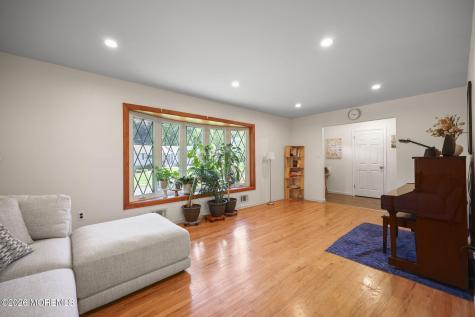 15 Kings Road East Brunswick NJ 08816
