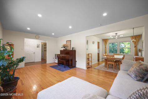15 Kings Road East Brunswick NJ 08816