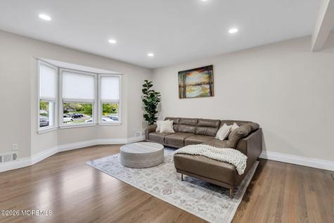 30 Independence Court Lakewood NJ 08701