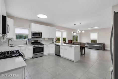 30 Independence Court Lakewood NJ 08701